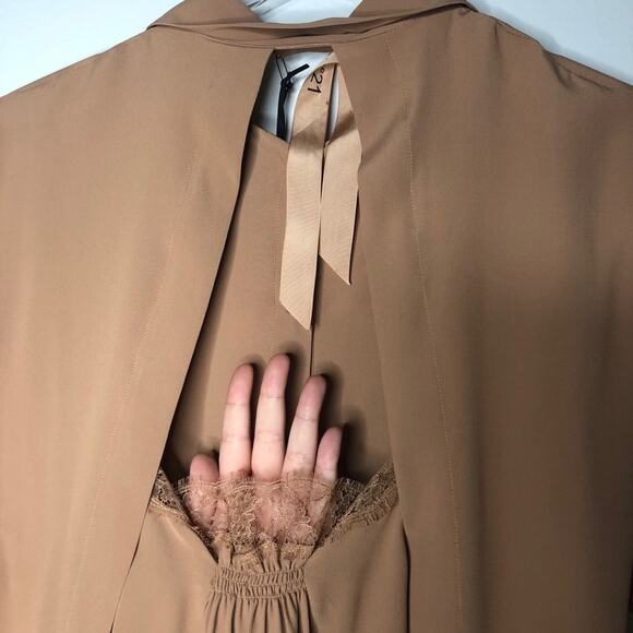 Numero Ventuno N21 Back Detail Blouse Star Button - Picture 9 of 14